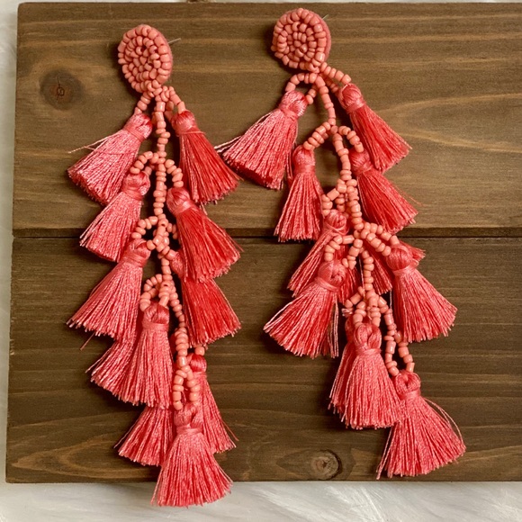 🔥3/$20🔥Beaded Tassel Tiered Drop Earrings - Picture 2 of 4